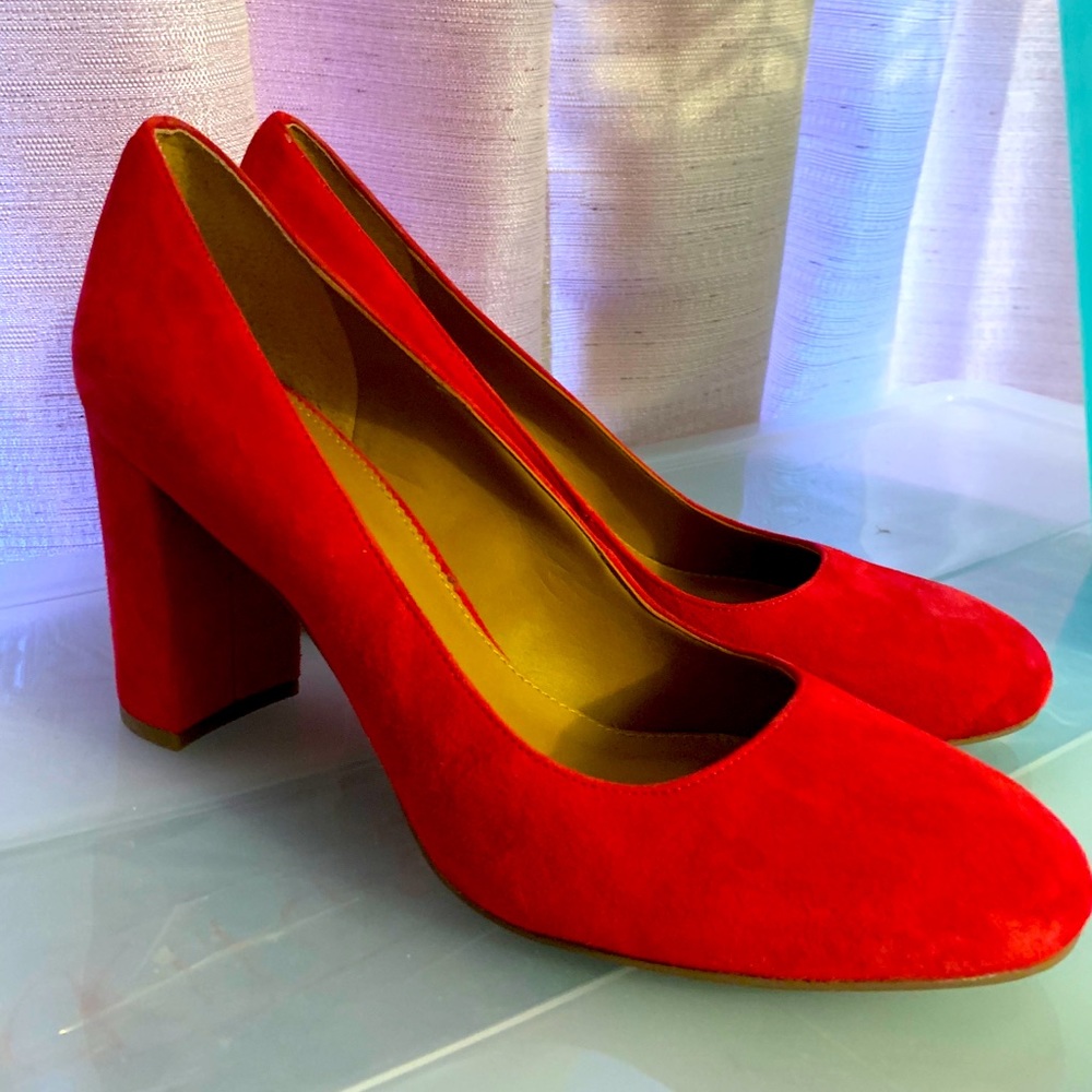 Vintage style red suede dress pump, worn twice!